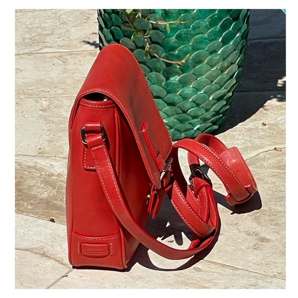 Coach Vintage Smooth LeatherWare “1941” Coral Red Camera/Messenger/Xbody Bag - Picture 4 of 14